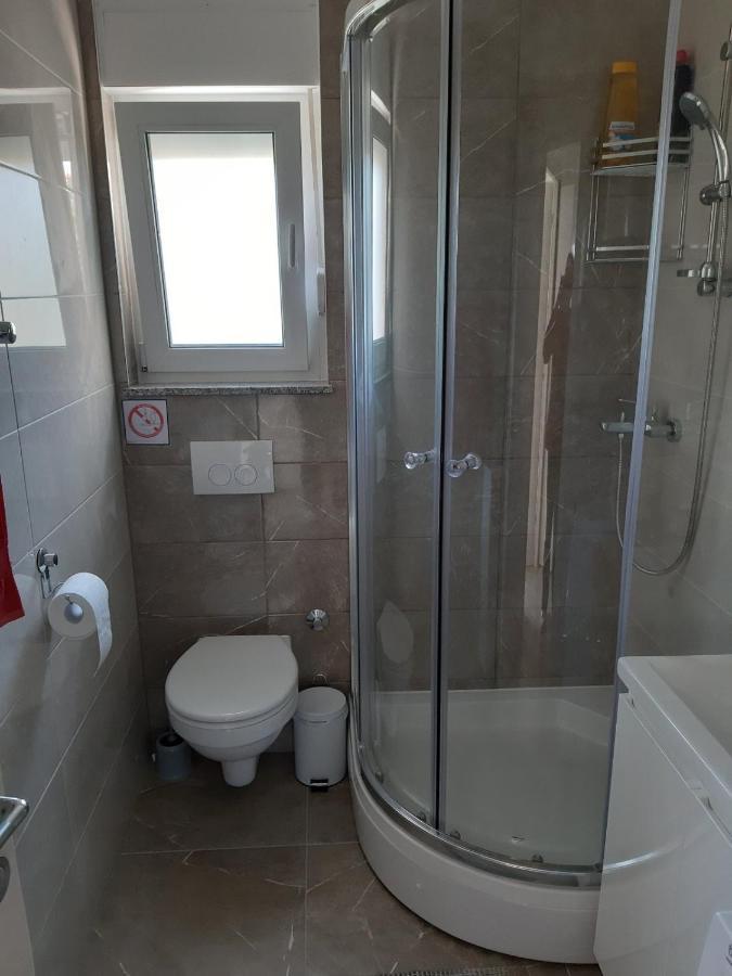Gita Apartmani Čižići Bagian luar foto