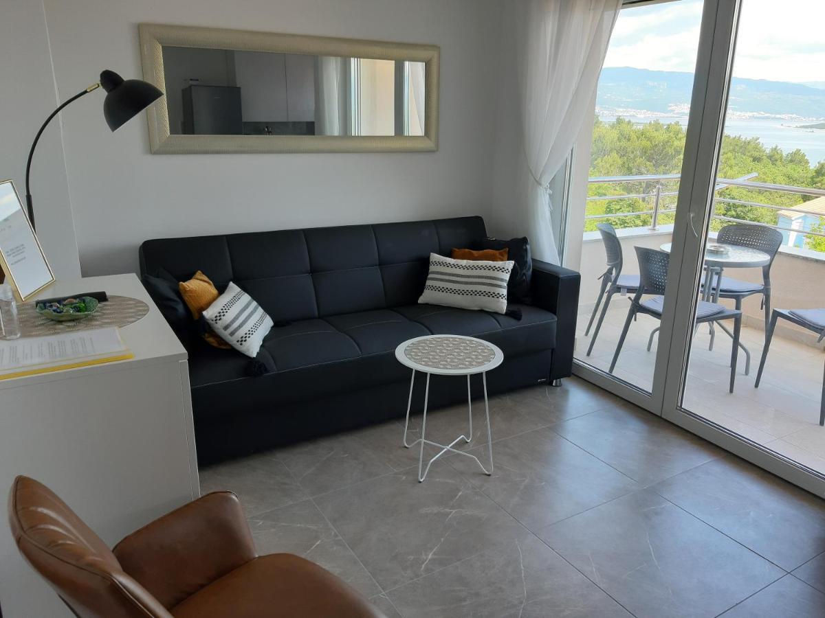 Gita Apartmani Čižići Bagian luar foto
